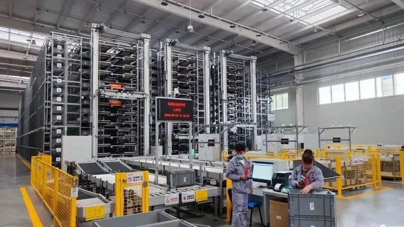 周转箱与物流箱：耐用性的深层解析**